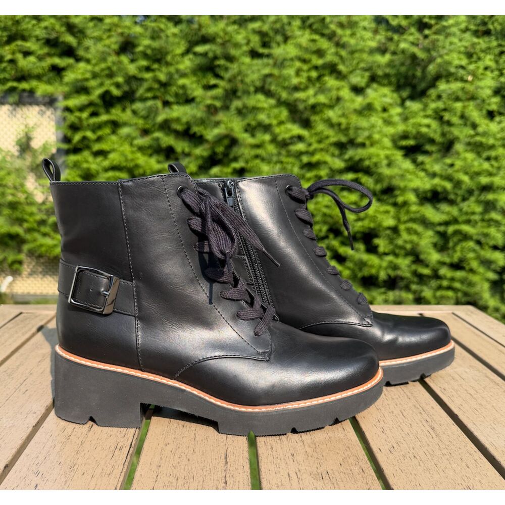 Naturalizer Cabaret Black Lace Up Lug Sole Combat Boots NWOT Womens 9 Wide